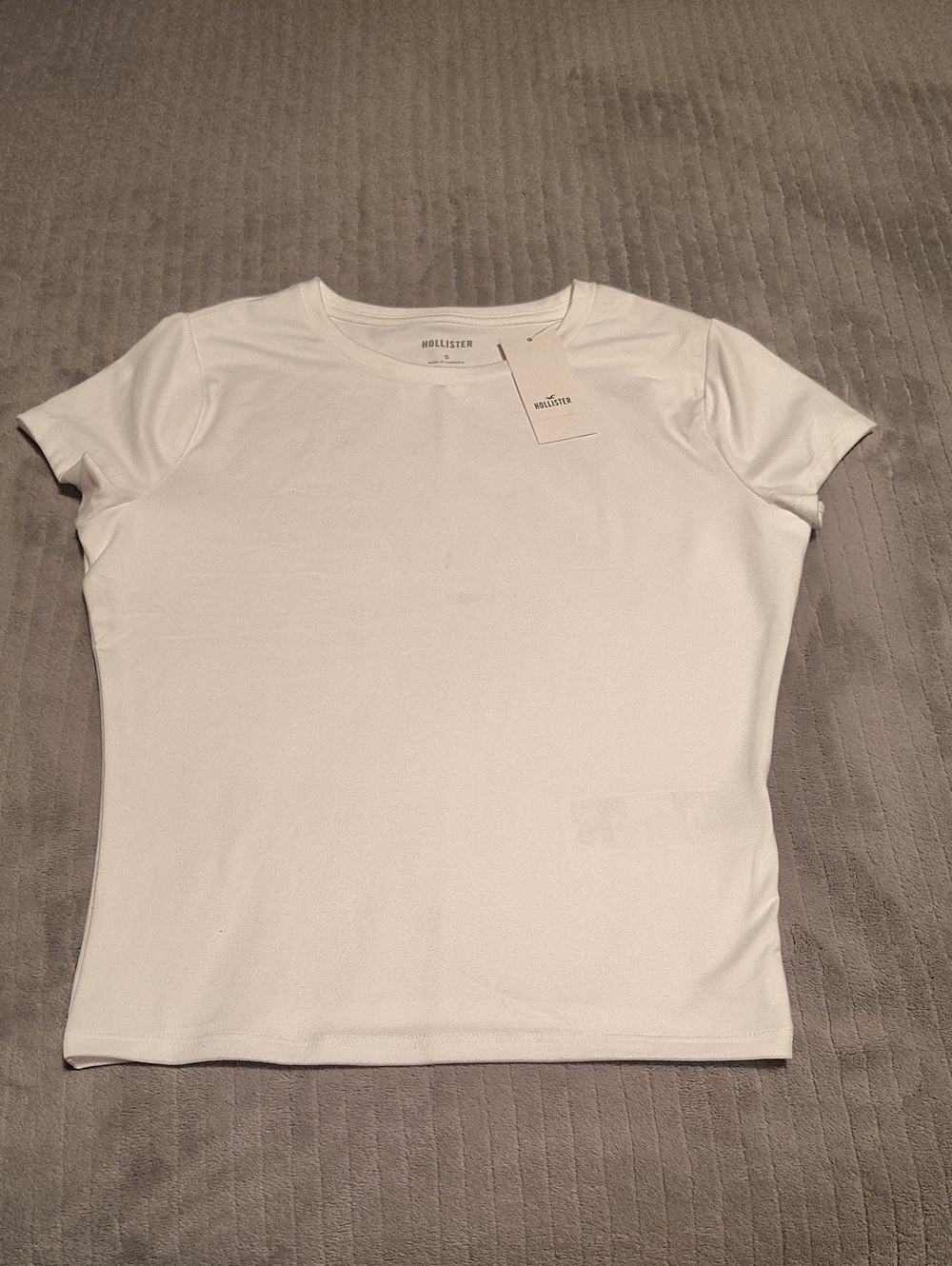 Hollister Women's White Short-Sleeve Crew Tee